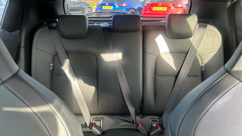 Nissan Juke 1.0 DiG-T N-Connecta 5dr DCT Petrol Hatchback
